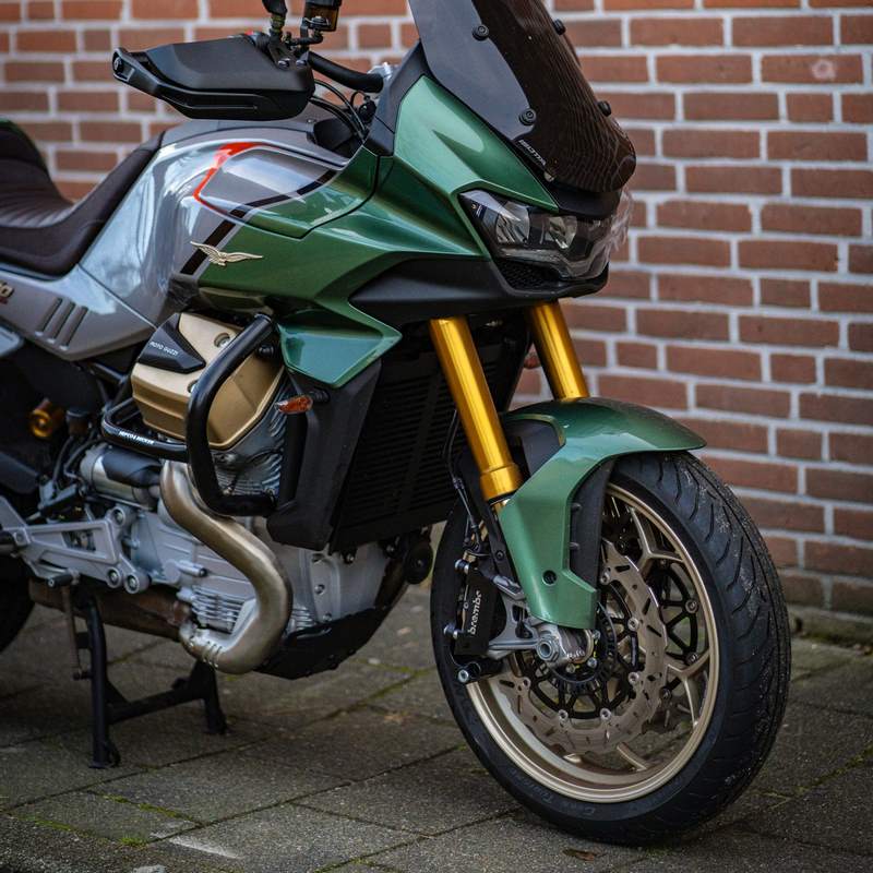 Pyramid / ピラミッド ラジエーターガード マットブラック | Moto Guzzi V100 Mandello 2022- | 528705M