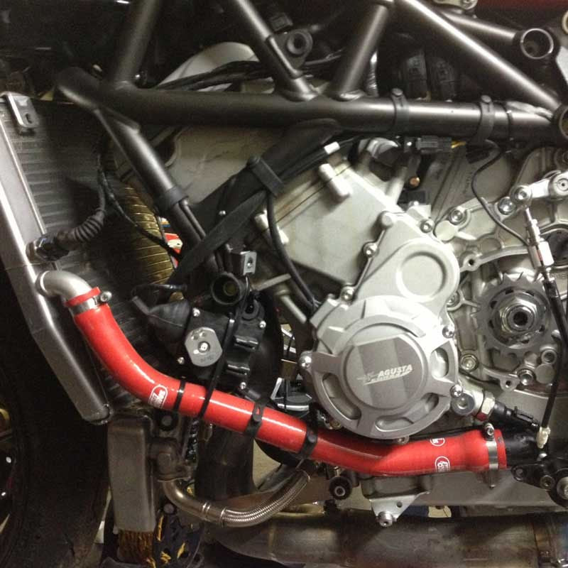 サムコスポーツ / Samco Sport MV Agusta F3 675 2012 - 2020 3 ピース シリコンラジエーター クーラントホースキット | AGU-4-RD