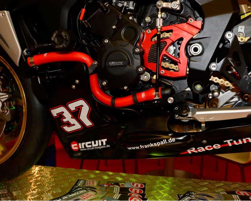 サムコスポーツ / Samco Sport MV Agusta Brutale 800 2013 - 2019 3 ピース シリコンラジエーター クーラントホースキット | AGU-6-RD