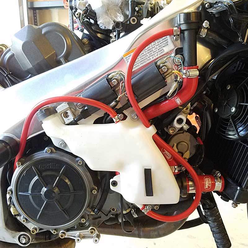 Samco Sport / サムコスポーツ シリコンラジエータークーラントホースキット Aprilia RSV 1000 Mille 1998 - 2003 8 ピース | APR-1