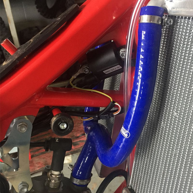 サムコスポーツ / Samco Sport Gas Gas EC 250 (2T) 2018 - 2020 4 ピース サーモスタットバイパス シリコンラジエーター クーラントホースキット | GAS-9-BU