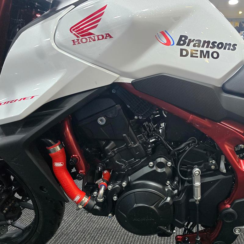 Samco Sport / サムコスポーツ シリコンラジエータークーラントホースキット Honda CB 750 ホーネット 2023 - 2024 5 ピース | HON-129