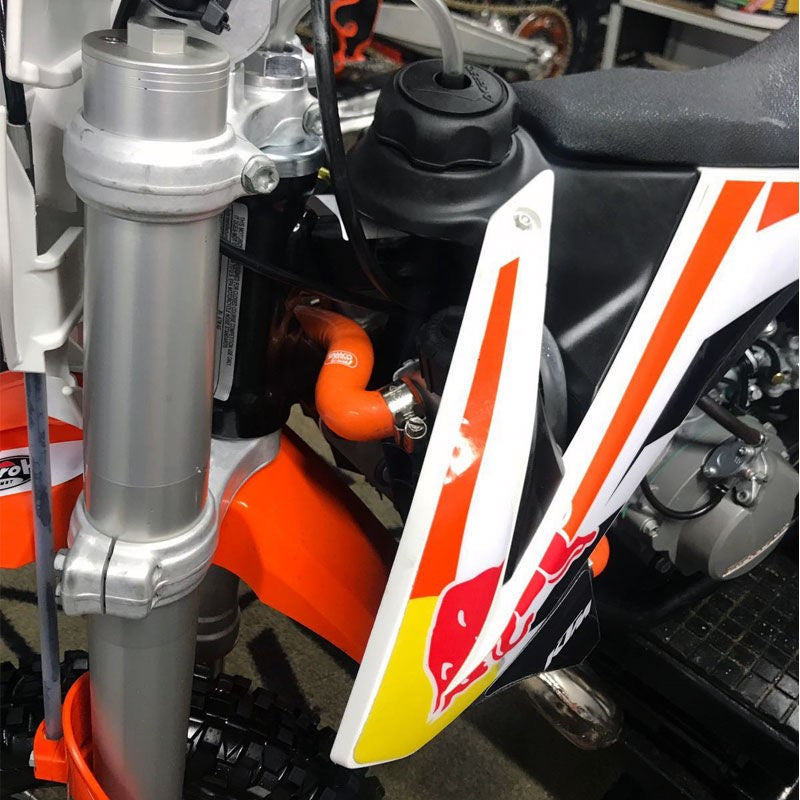 サムコスポーツ / Samco Sport KTM 50 SX Mini 2018 - 2021 3 ピース Y-ピース Race Design シリコンラジエーター クーラントホースキット | KTM-101-OR