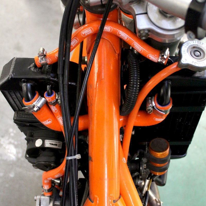 サムコスポーツ / Samco Sport KTM 625 SMC 2003 - 2007 8 ピース シリコンラジエーター クーラントホースキット | KTM-5-OR