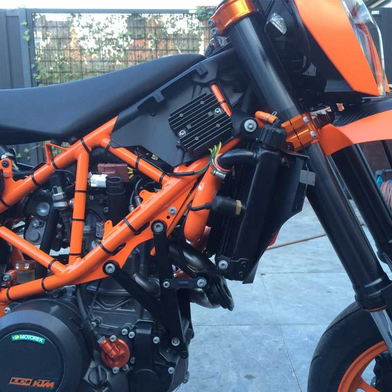 サムコスポーツ / Samco Sport KTM 690 Enduro / Enduro R 2014 - 2020 2 ピース シリコンラジエーター クーラントホースキット | KTM-75-OR