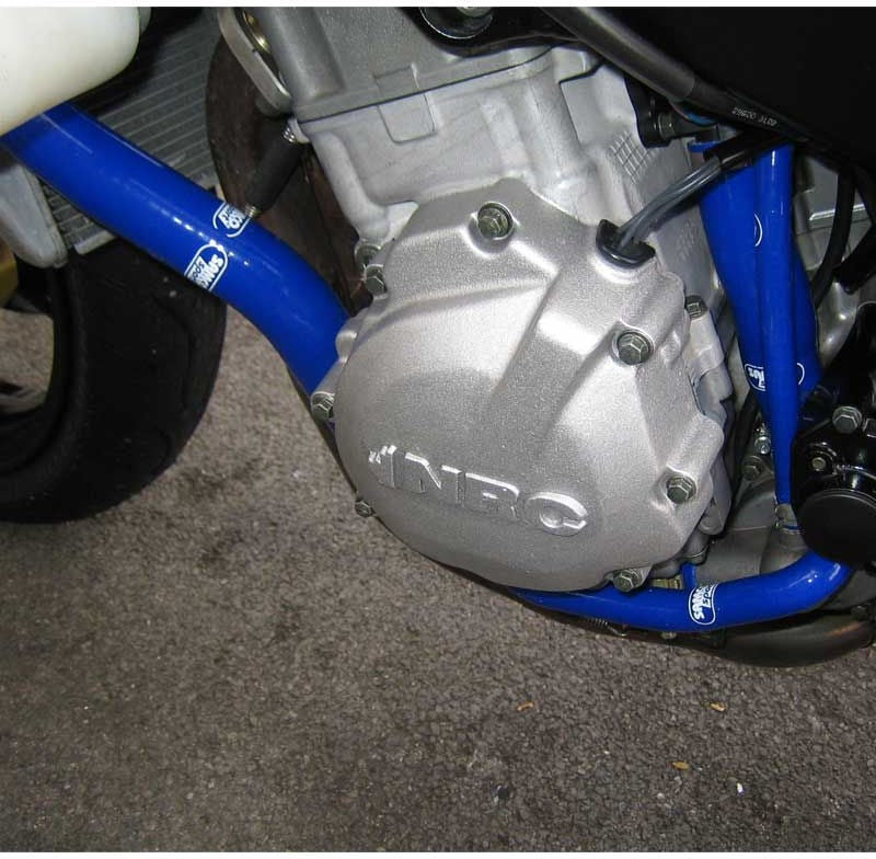 サムコスポーツ / Samco Sport Suzuki GSX-R 600 K4 / K5 JS1GN7CA 2004 - 2005 9 ピース シリコンラジエーター クーラントホースキット | SUZ-8-BU