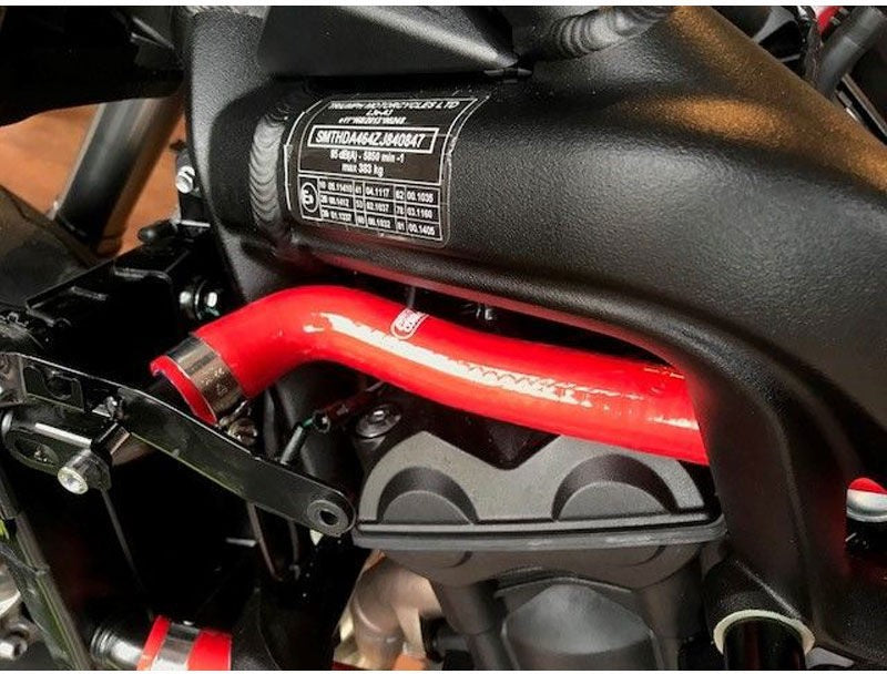 サムコスポーツ / Samco Sport Triumph Street Triple 660 2017 - 2020 7 ピース シリコンラジエーター クーラントホースキット | TRI-14-RD