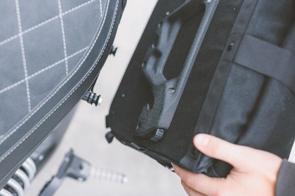 SW-MOTECH / SWモテック Legend Gear (レジェンドギア) サイドバッグ LC2 - ブラックエディション 13.5 l. 左側 SLC サイドキャリア | BC.HTA.00.402.10200L