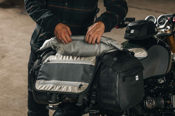 SW MOTECH / SWモテック Legend Gear (レジェンドギア) テールバッグ LR5. ブラック 52 l. | BC.HTA.00.405.20000
