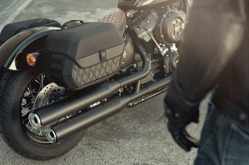 SW-MOTECH / SWモテック Legend Gear (レジェンドギア) サイドバッグシステム LH Harley-Davidson Softail Fat Bob (17-). | BC.HTA.18.682.20300