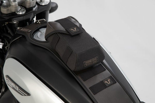 SW-MOTECH / SWモテック Legend Gear (レジェンドギア) タンクストラップセット Scrambler モデル (14) LA1 アクセサリーバッグ付 | BC.TRS.22.577.50100