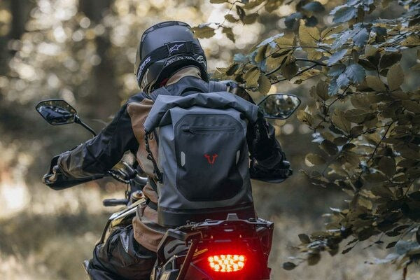SWモテック / SW-Motech Drybag ドライバッグ 300 バックパック 30L. グレー/ブラック 防水 | BC.WPB.00.011.20000