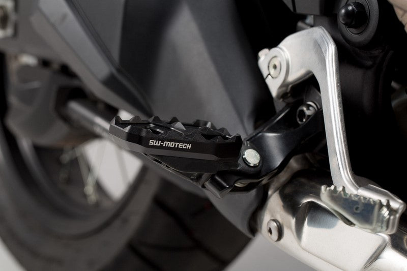 SW-MOTECH / SWモテック フットレストエクステンション HONDA CRF1000L アフリカツイン SD06 (18-18) | FRS.01.890.10000/B