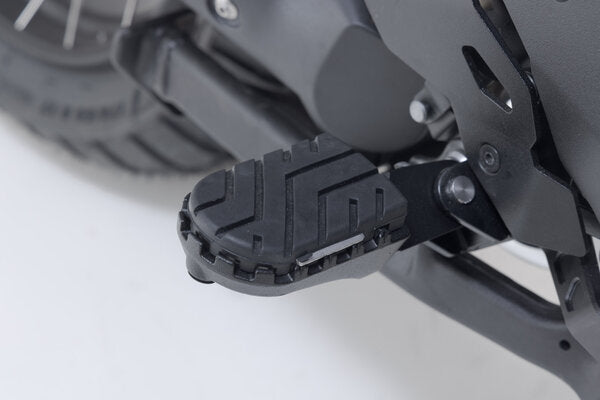 SW MOTECH / SWモテック ION フットレストキット ブラック Aprilia BMW Suzuki models. | FRS.05.011.10002/B