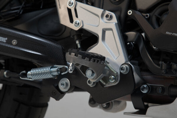 SW MOTECH / SWモテック ION フットレストキット シルバー Yamaha Tenere テネレ 700 models (19-). | FRS.06.011.10201/S