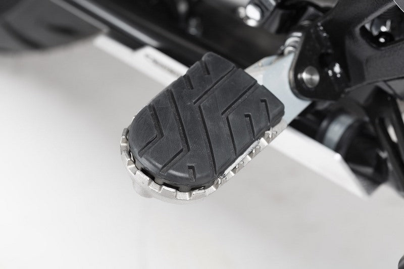 SW-MOTECH / SWモテック フットレストキット -シルバー- BMW R1200GS LC (13-) / Adventure (14-) | FRS.07.011.10302/S