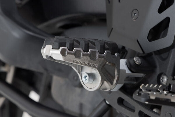 SW-MOTECH / SWモテック EVO footrest kit | FRS.18.112.10001