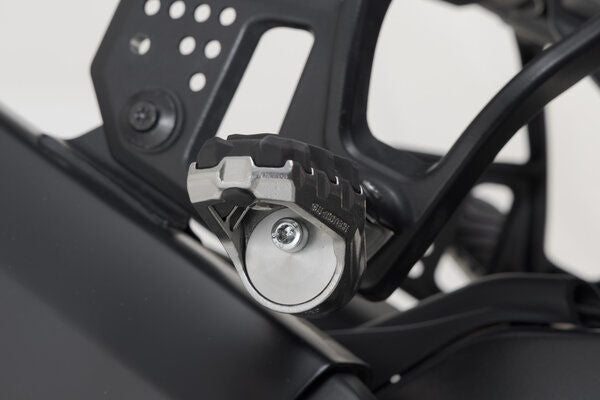 SW-MOTECH / SWモテック EVO passenger footrest kit | FRS.18.112.10100