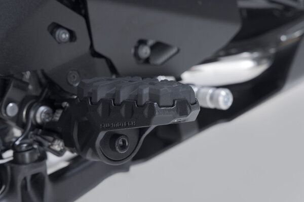 SW MOTECH / SWモテック EVO フットレストキット ブラック Ducati Multistrada ムルティストラーダ V4 / V2 DesertX. | FRS.22.112.10201/B