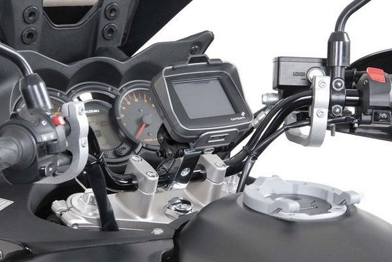 SW-MOTECH / SWモテック GPS マウント(ハンドルバークランプ付) For 1 1/4 (Ø 32 mm) ハンドルバー Damped. シルバー | GPS.00.308.10301/S