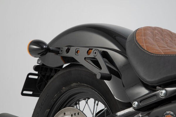 SW-MOTECH / SWモテック SLH サイドキャリア 右側 Harley-Davidson Street Bob/ Slim (17-). | HTA.18.682.1010