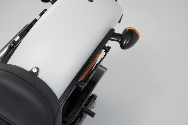 SW-MOTECH / SWモテック SLH サイドキャリア 左側 Harley-Davidson Softtail Slim (17-). | HTA.18.682.10200