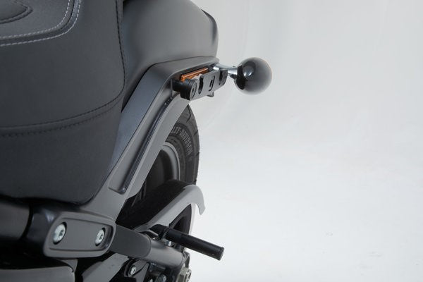 SW-MOTECH / SWモテック SLH サイドキャリア 左側 Harley-Davidson Softail Fat Bob / S (17-). | HTA.18.682.10