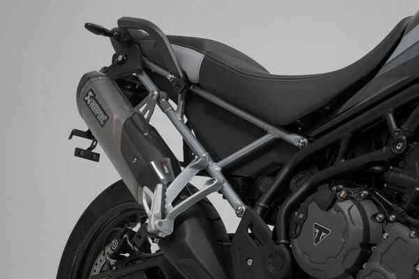 SWモテック / SW-Motech TRAX ADV アルミケースシステム + Akrapovic. シルバー 45/37 l. Triumph Tiger 900 (19-23). | KFT.11.953.72002/S