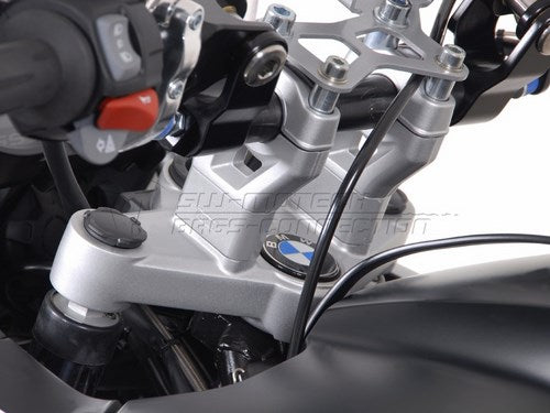 SWモテック / SW-MOTECH ハンドルバーライザー 直径 22mm. 高さ 28mm. ‐シルバー‐