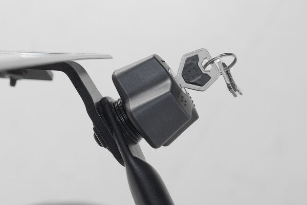 SW Motech TRAX lock set with anti-theft protection EVO. 9 matching locks 2 keys. Anti-theft protection. | QLS.00.046.15100