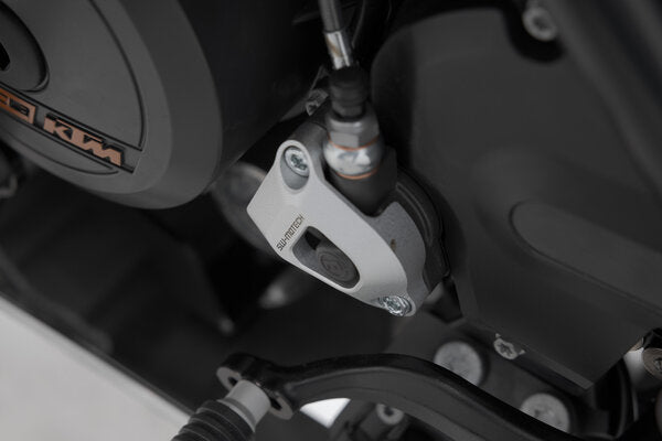 SW MOTECH / SWモテック クラッチスレーブシリンダープロテクション シルバー KTM models. | SCT.04.174.10301/S