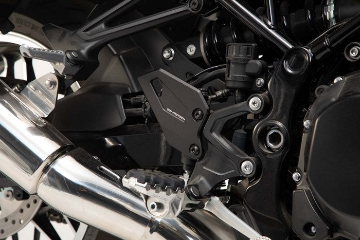 SW-MOTECH / SWモテック ヒールガード -ブラック- Kawasaki Z900RS/ Cafe (17-). | SCT.08.891.10100/B