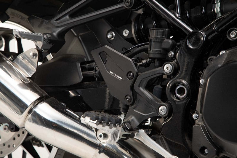 SW-MOTECH / SWモテック ヒールガード -ブラック- Kawasaki Z900RS/ Cafe (17-). | SCT.08.891.10100/B