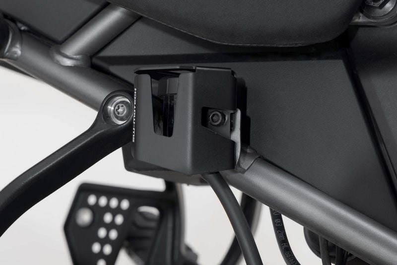 SW-MOTECH / SWモテック Brake fluid reservoir guard | SCT.18.911.10000/B