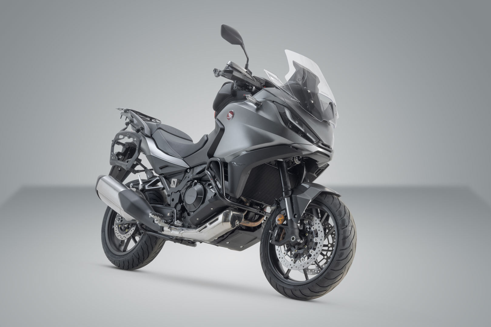 SW-MOTECH / SWモテック アドベンチャーツーリングセット DUSC(トップケース付き) ブラック。Honda NT1100 (21-)。 | ADV.01.052.65000/B