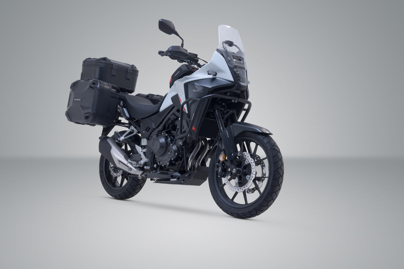 SW-MOTECH / SWモテック アドベンチャーツーリングセット DUSC(トップケース付き) ブラック。Honda CB500X(13-)、NX500(23-)。 | ADV.01.400.65000/B