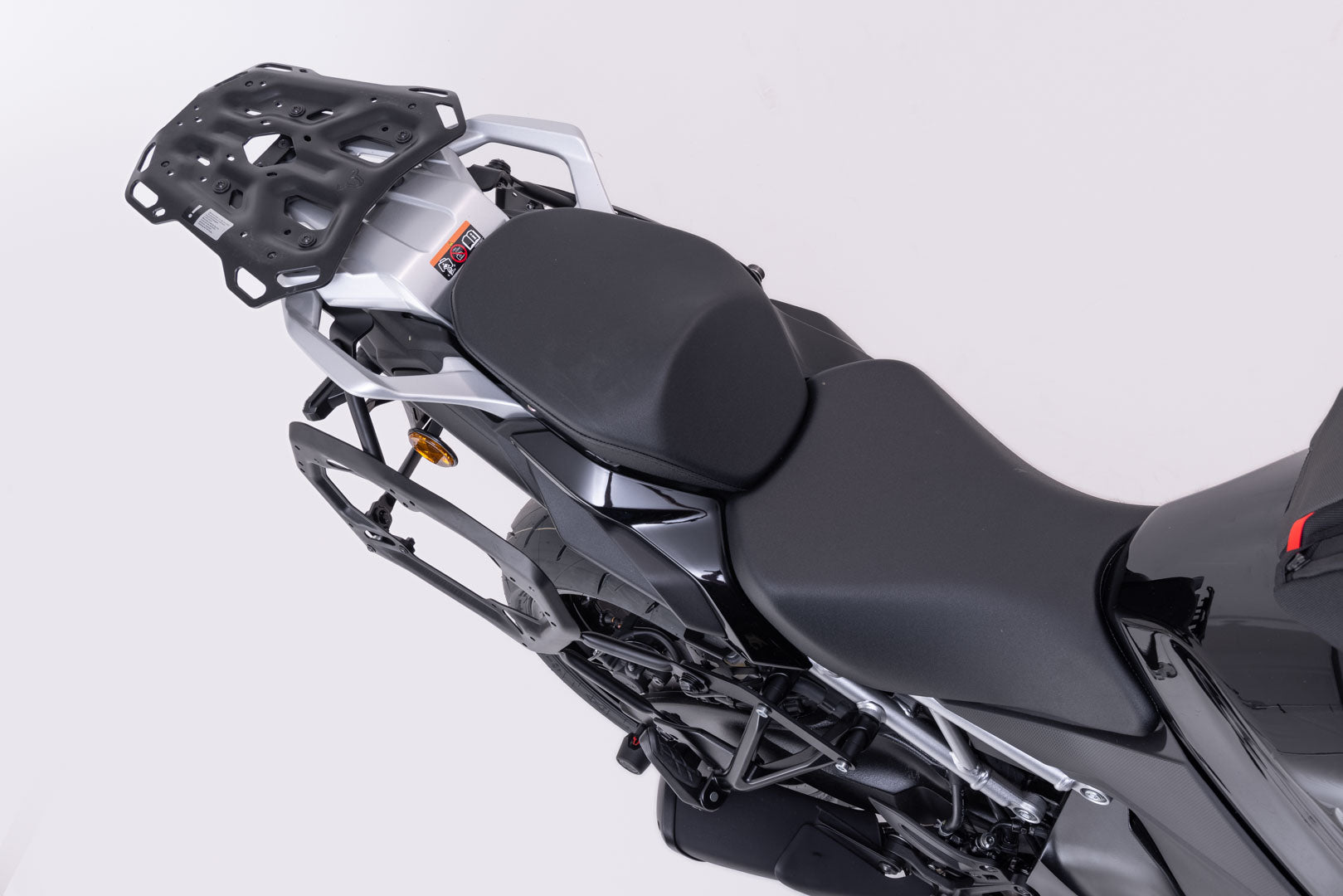 SW-MOTECH / SWモテック アドベンチャーツーリングセット DUSC(トップケース付き) ブラック。Suzuki GSX-S1000GX (23-)。 | ADV.05.601.65000/B