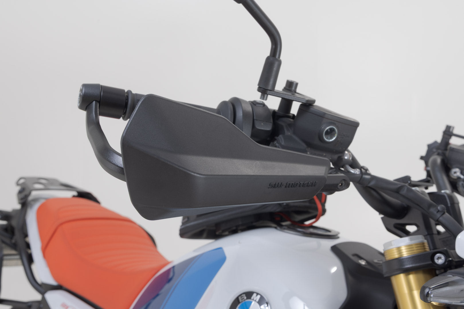 SW-MOTECH / SWモテック アドベンチャーツーリングセット(BMW R12 / R12 nineT (23-) 用)。 | ADV.07.968.76000