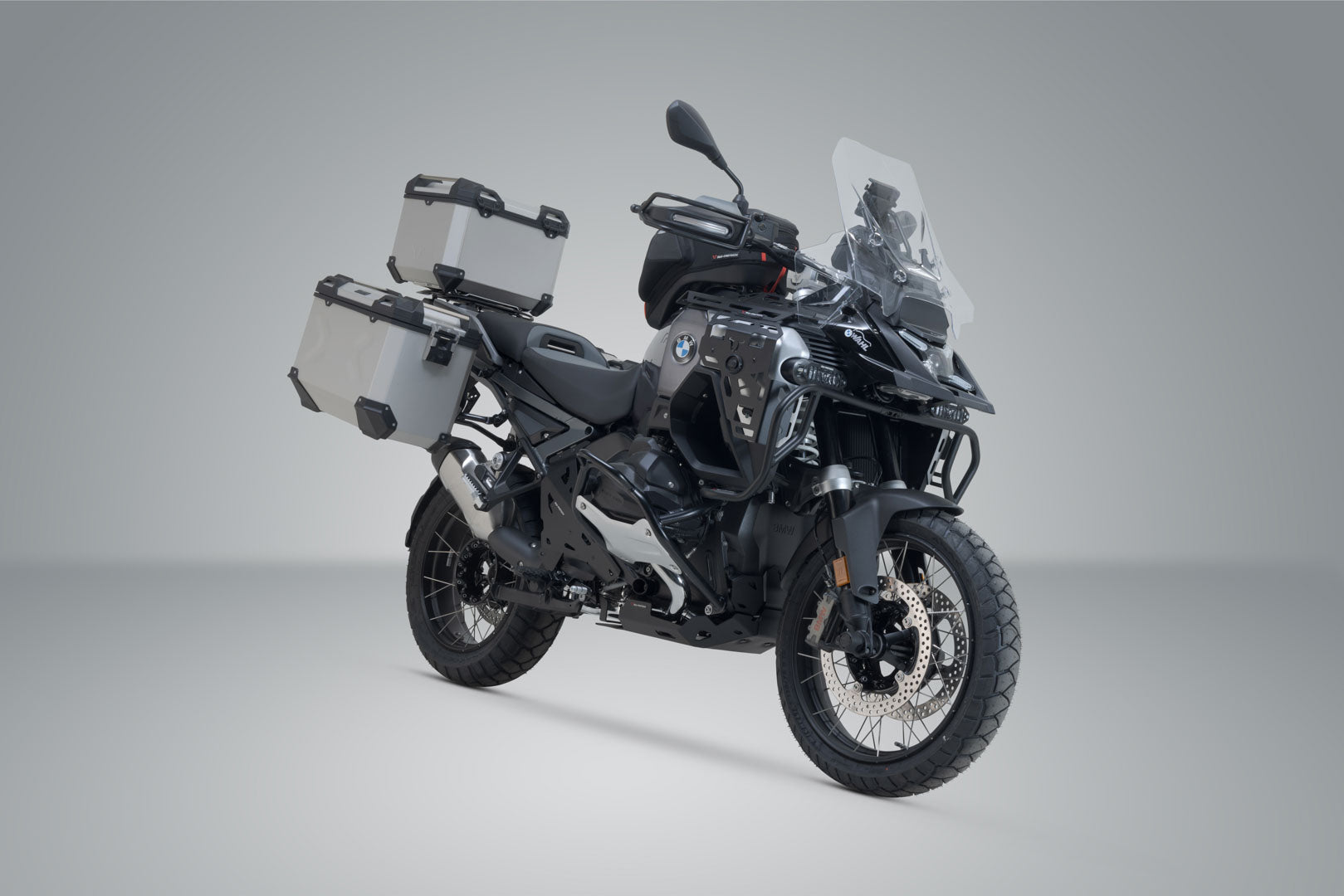 SW-MOTECH / SWモテック アドベンチャーツーリングセット TRAX ADV シルバー BMW R 1300 GS アドベンチャー (24-)。 | ADV.07.976.75000/S