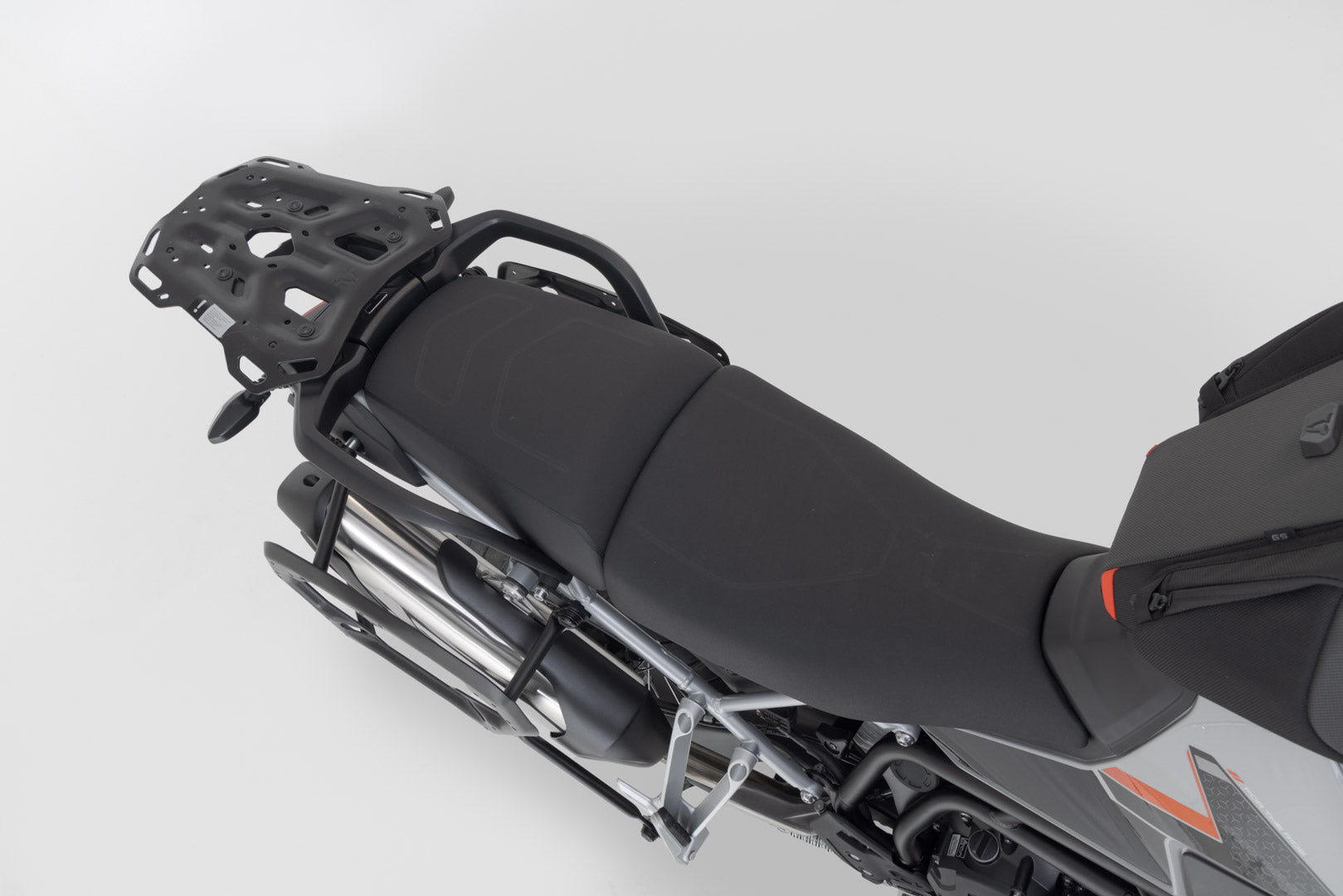 SW-MOTECH / SWモテック アドベンチャーツーリングセット DUSC(トップケース付き) ブラック。Triumph・タイガー 900/GT/ラリー/PRO(19-23年モデル)。 | ADV.11.953.65000/B