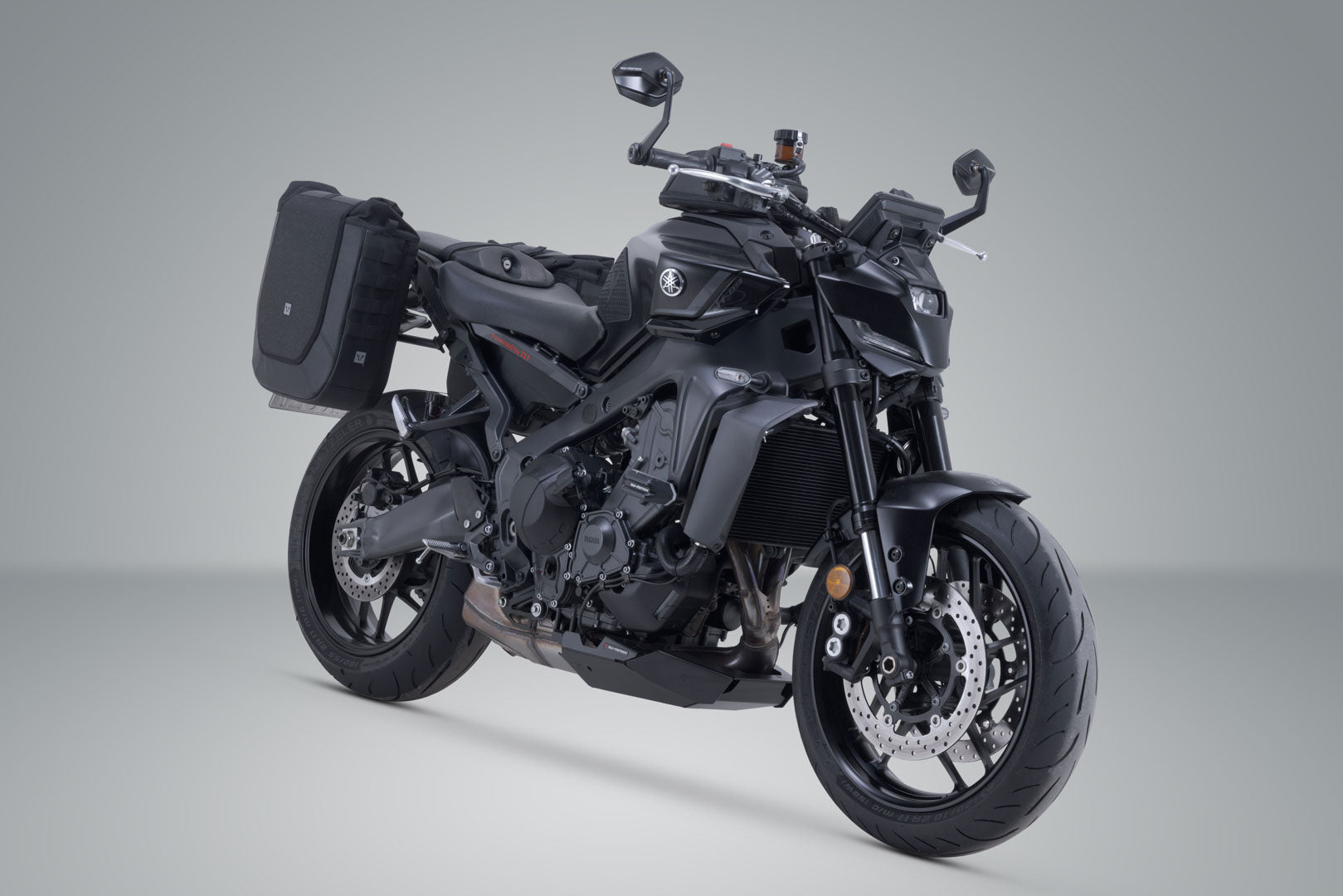 SW-MOTECH / SWモテック Legend Gear サイドバッグシステム V-LOC 16/16 リットル。 Yamaha MT-09 (23-)。 | BC.HTA.06.036.22000