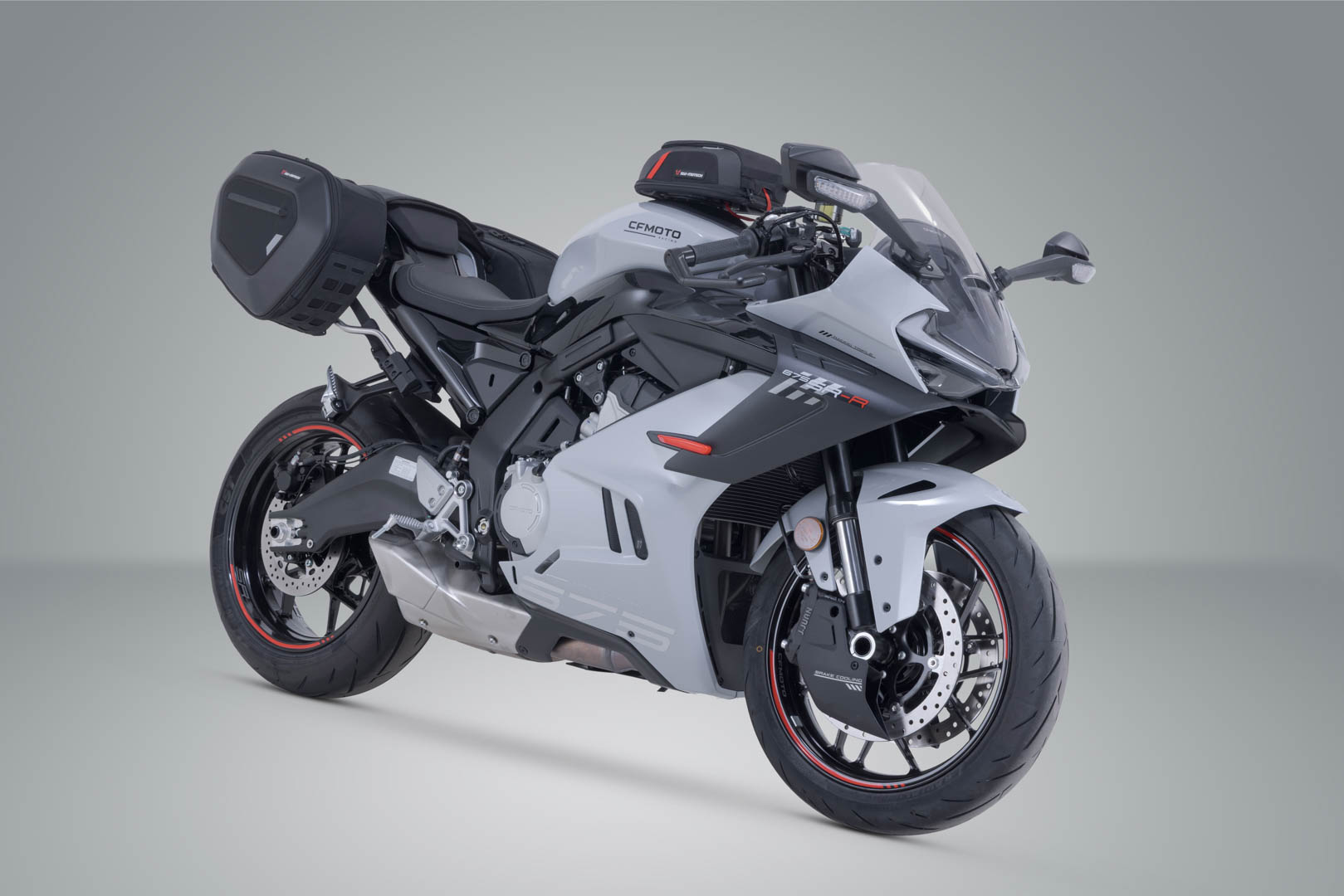 SW-MOTECH / SWモテック PRO Blaze H サドルバッグセット ブラック。CFMoto 675SR-R (25-)用。 | BC.HTA.10.740.35100
