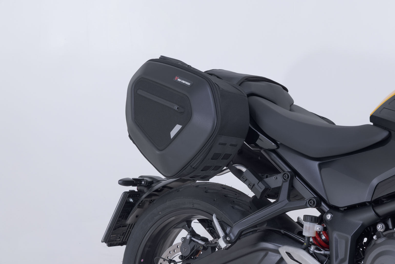 SW-MOTECH / SWモテック PRO Blaze H サドルバッグセット ブラック。Triumph・トライデント 660 (25-)。 | BC.HTA.11.740.39000