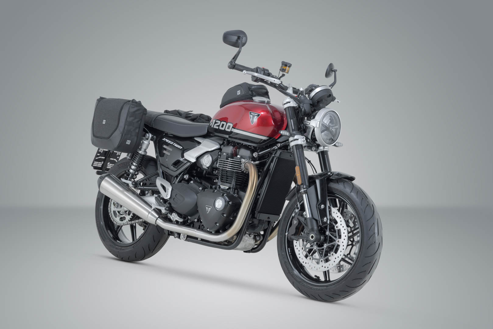 SW-MOTECH / SWモテック Legend Gear サイドバッグシステム V-LOC 11/11 リットル。 Triumph スピードツイン 1200 (18-)。 | BC.HTA.11.928.22000