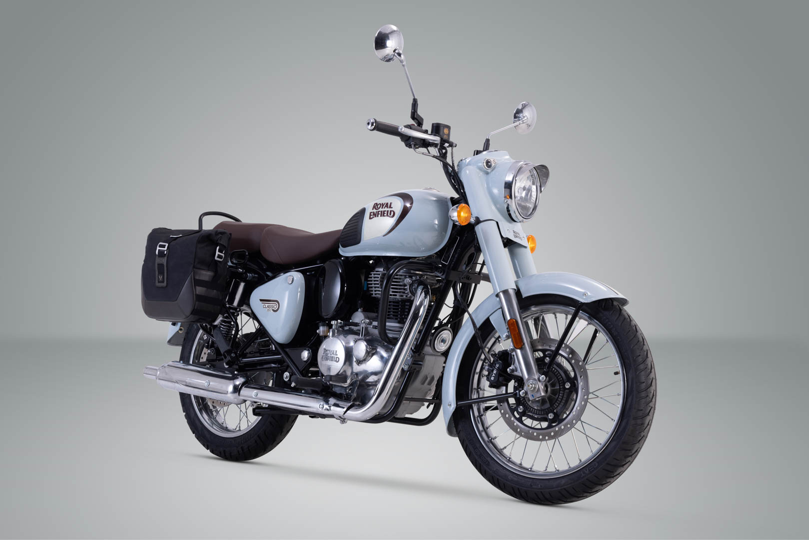SW-MOTECH / SWモテック Legend Gear サイドバッグシステム LC ブラックエディション ロイヤル・エンフィールド クラシック 350 (22-)。 | BC.HTA.41.026.20101