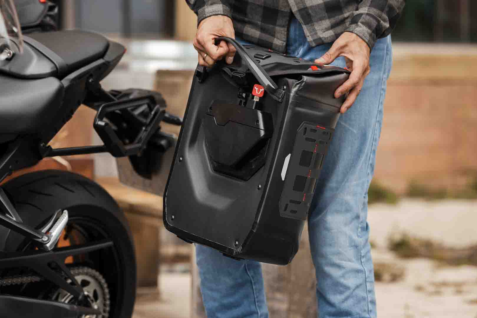 SW-MOTECH / SWモテック サイドバッグ WP 16L 防水仕様。V-LOC用。 | BC.SYS.00.008.10000