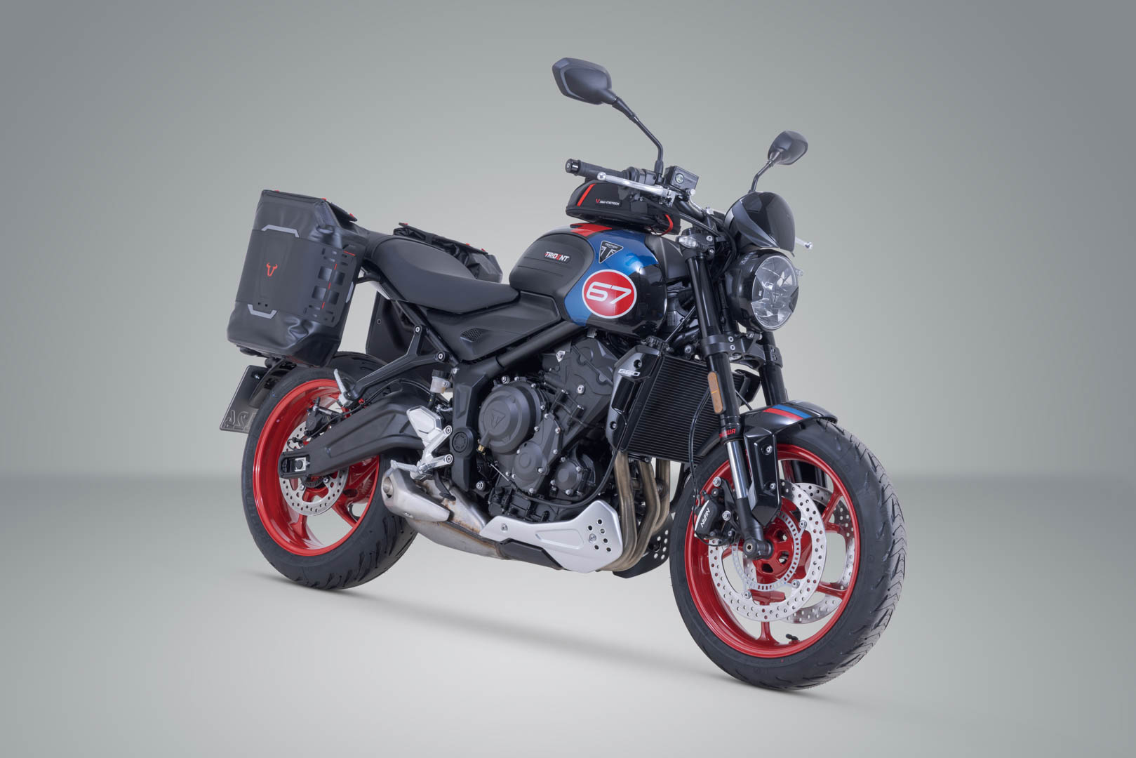 SW-MOTECH / SWモテック サイドバッグ WP-System V-LOC 16/16 リットル。Triumph・トライデント 660 (21-25)。 | BC.SYS.11.842.32000