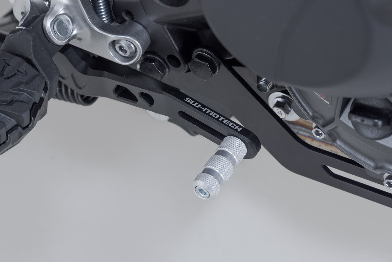 SW-MOTECH / SWモテック Yamaha・トレーサー 9/GT/GT+ Y-AMT (24-) 用フットブレーキレバー。 | FBL.06.597.10000