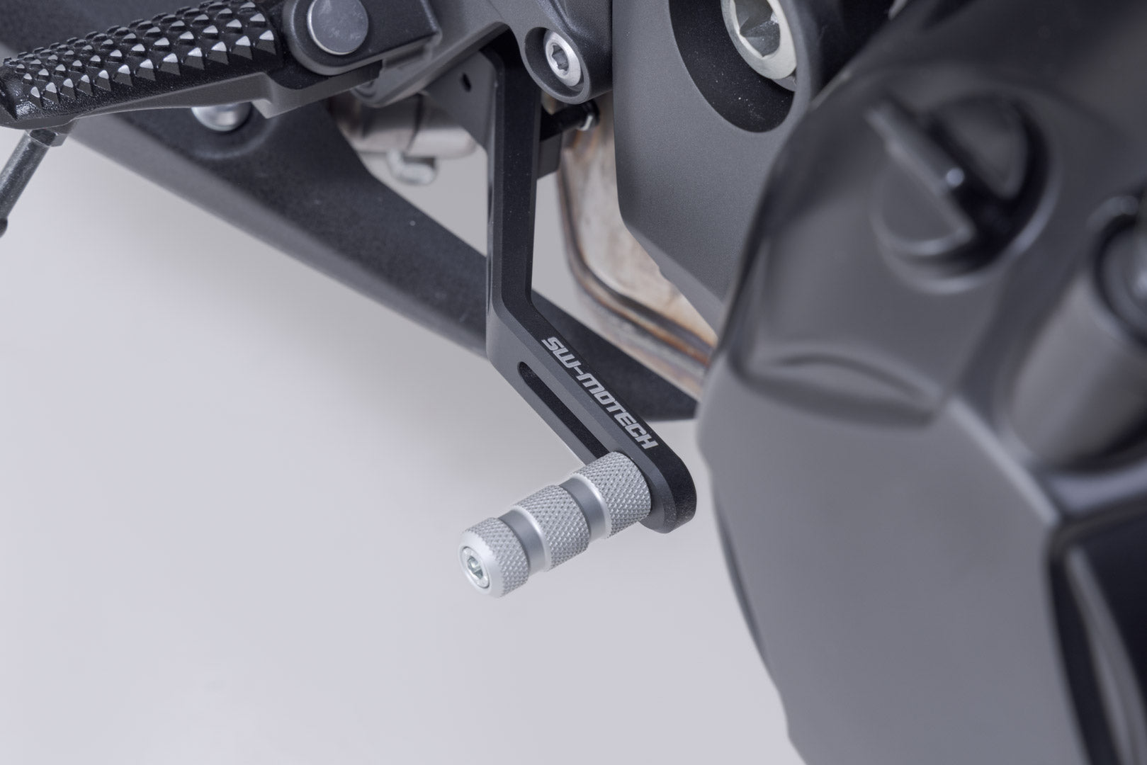 SW-MOTECH / SWモテック Kawasaki Z1100 / SE(25-)用フットブレーキレバー。 | FBL.08.065.10000