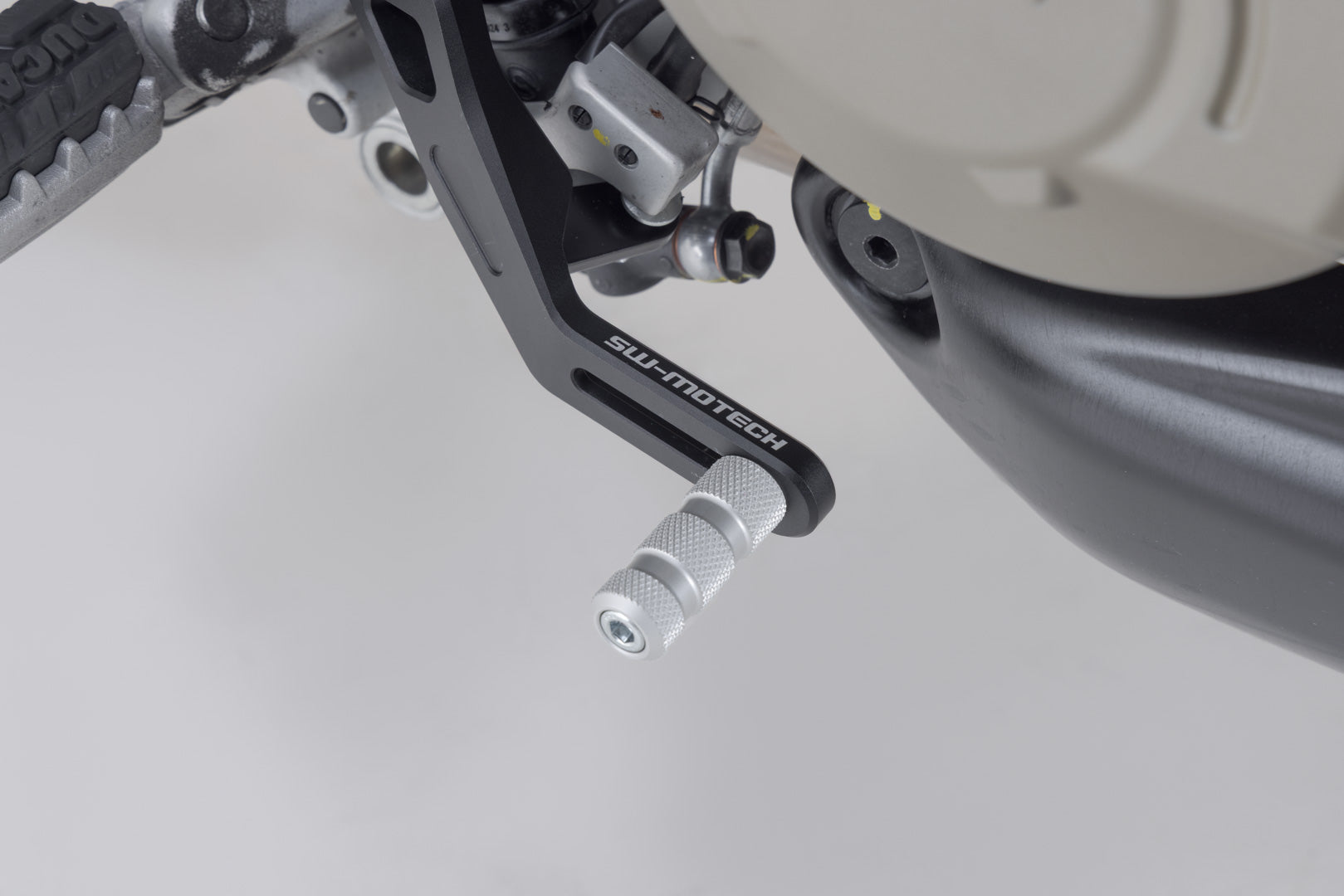 SW-MOTECH / SWモテック フットブレーキレバー Ducati Multistrada V4 / S (24-)。 | FBL.22.251.10000